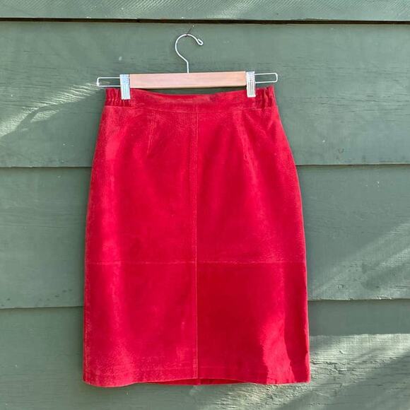 Red Suede Leather Skirt Vintage - Picture 2 of 7